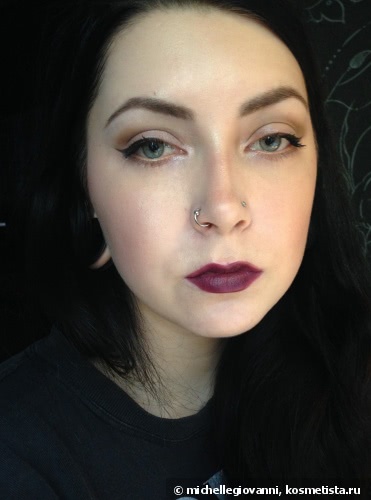 Wet N Wild Mega Last Matte Lip Color в оттенке Vamp It Up/Style vamp 919B - матовая губная помада