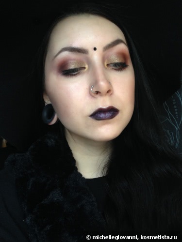 Make Up For Ever Professional Rouge Artist Intense Color Lipstick - стойкая губная помада в оттенке 14 Pearly Dark Violet