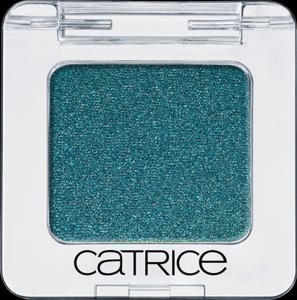Catrice Absolute Eye Colour Mono 810 Petrolling Stones, Seventeen Silky Shadow Pearl 423 и Limoni Eye-Shadow 26 - трое из ларца