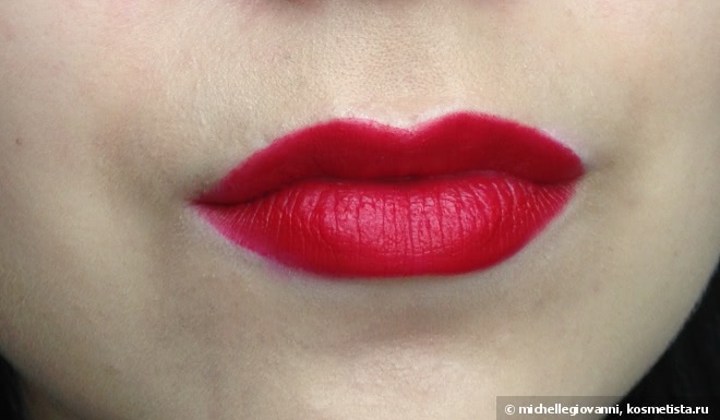 L'Oreal Color Riche Collection Exclusive Pure Reds в оттенке J Lo's Pure Red