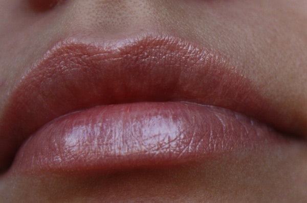 Givenchy Le Prisme Blush Powder Blush Eclat Couleur 4 Couleurs 23 Aficionado Peach и Givenchy Rouge Interdit Satin Lipstick Irresistible Color 26 Voluptuous Nude