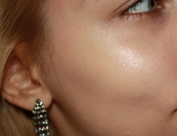 Chanel Camelia De Plumes Poudre Illuminatrice Highlighting Powder Chanel Plumes Precieuses for Holiday 2014-2015 Collection