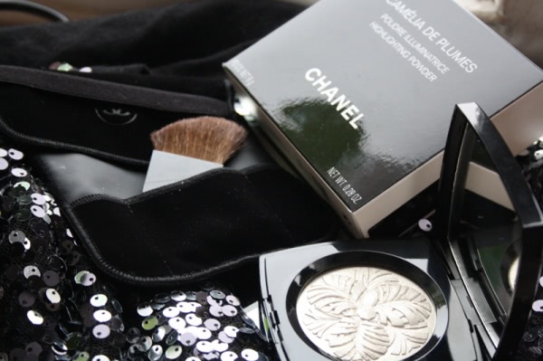 Chanel Camelia De Plumes Poudre Illuminatrice Highlighting Powder Chanel Plumes Precieuses for Holiday 2014-2015 Collection