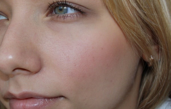 Тональная гель - сыворотка Healthy Mix Serum в паре с Bourjois Blusher от Bourjois