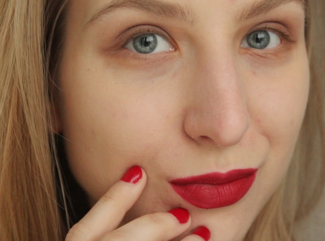 А что для Вас - идеальный красный на Новый год или Nars Velvet Matte Lip Pencil Cruella