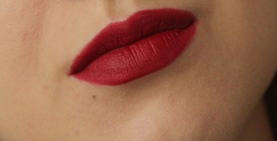 А что для Вас - идеальный красный на Новый год или Nars Velvet Matte Lip Pencil Cruella