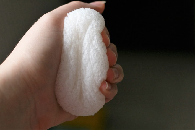 Спонж конняку holika holika Konjac Natural Jelly Cleansing Puff