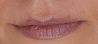 А-ля 90-е или краткий курс истории с помадой Mac Frost Lipstick Viva Glam Rihanna 2