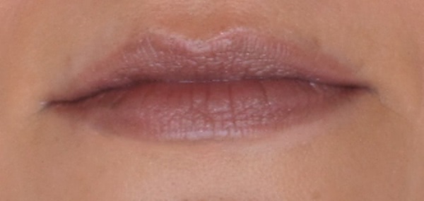 А-ля 90-е или краткий курс истории с помадой Mac Frost Lipstick Viva Glam Rihanna 2