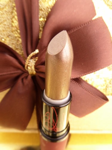 А-ля 90-е или краткий курс истории с помадой Mac Frost Lipstick Viva Glam Rihanna 2