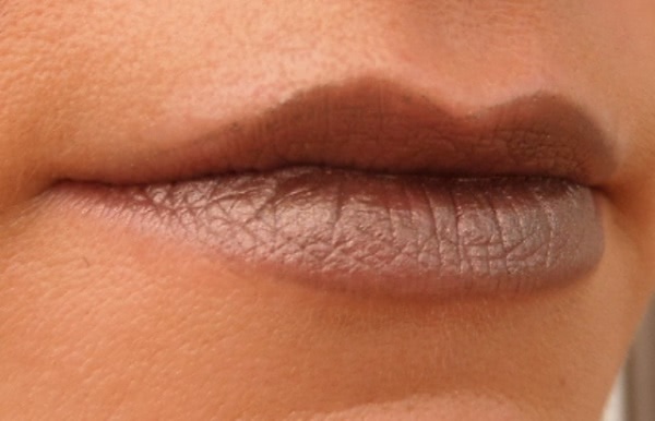 А-ля 90-е или краткий курс истории с помадой Mac Frost Lipstick Viva Glam Rihanna 2