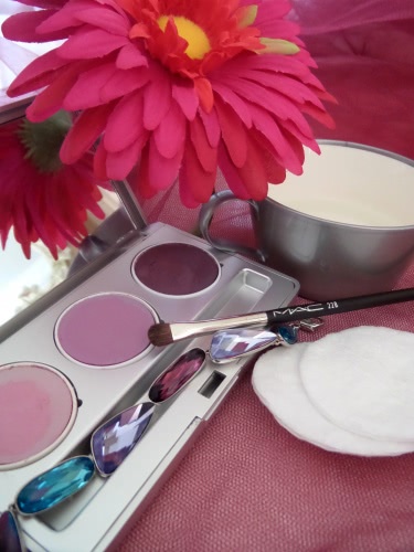 Я рисую. Акварелью. На глазах. Kryolan Professional Make-up Eye Shadow Aquacolor G 108 и Aquacolor Interferenz G481,Lake G