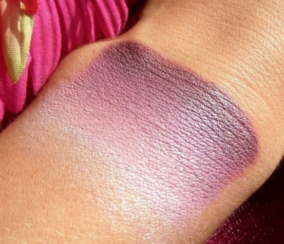 Я рисую. Акварелью. На глазах. Kryolan Professional Make-up Eye Shadow Aquacolor G 108 и Aquacolor Interferenz G481,Lake G