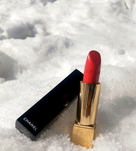 Между небом и землёй с помадой Chanel Rouge Allure luminous intense lip colour #152 Insaisissable