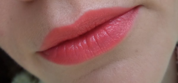 Между небом и землёй с помадой Chanel Rouge Allure luminous intense lip colour #152 Insaisissable