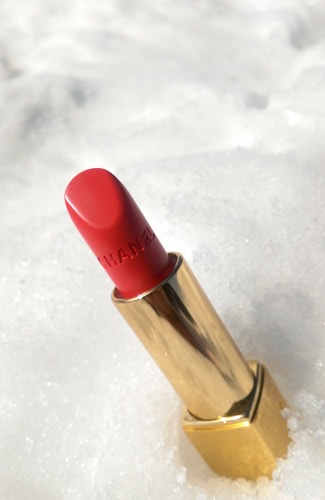 Между небом и землёй с помадой Chanel Rouge Allure luminous intense lip colour #152 Insaisissable