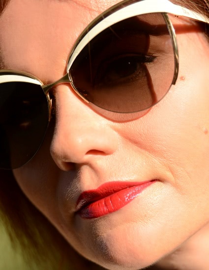 Не такой, как все. Christian Louboutin Silky Satin Lip Colour Rouge Louboutin 001