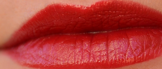 Не такой, как все. Christian Louboutin Silky Satin Lip Colour Rouge Louboutin 001