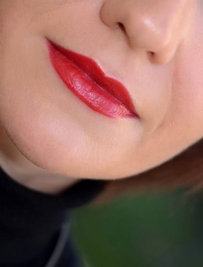 Не такой, как все. Christian Louboutin Silky Satin Lip Colour Rouge Louboutin 001