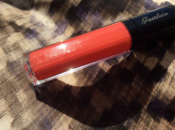 Guerlain Gloss d’Enfer Maxi Shine Intense Colour & Shine Bare Lip Sensation - 940 Nahema Smack