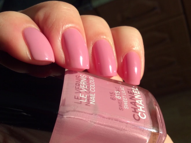 Chanel le vernis nail colour #615 Sweet Lilac