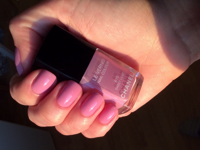 Chanel le vernis nail colour #615 Sweet Lilac