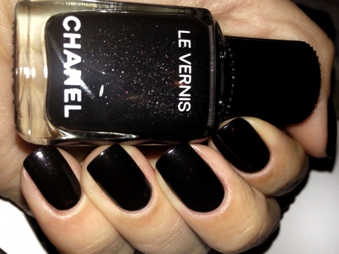 Лак с сюрпризом! Chanel Le Vernis Longwear Nail Colour #538 Gris Obscur
