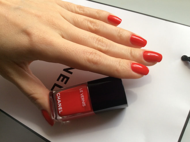 Chanel Coco Code Spring 2017 Makeup - Chanel Le Vernis Longwear Nail Colour 546 Rouge Red