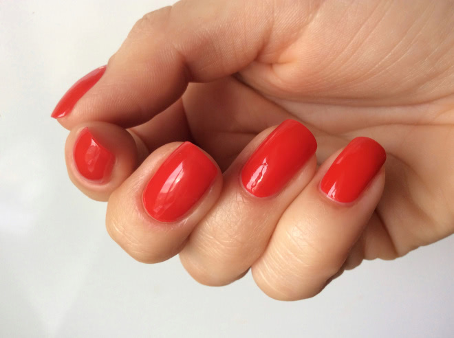 Chanel Coco Code Spring 2017 Makeup - Chanel Le Vernis Longwear Nail Colour 546 Rouge Red