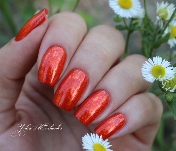 China Glaze - Riveting