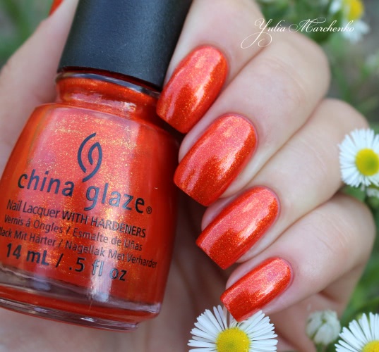 China Glaze - Riveting