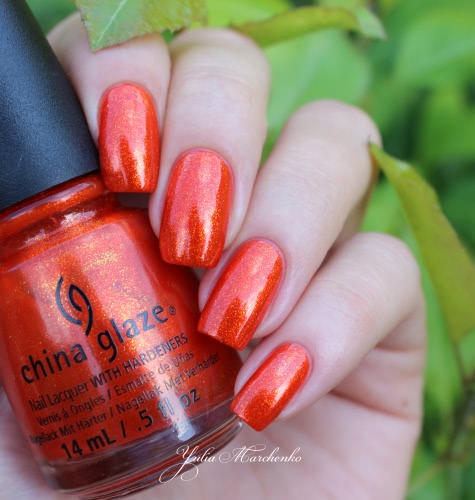 China Glaze - Riveting