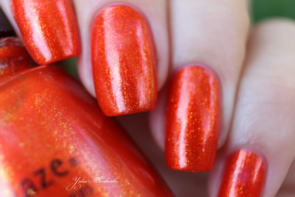 China Glaze - Riveting