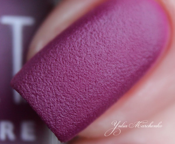 Sally Hansen Velvet Texture Nail Color - Crushed #610