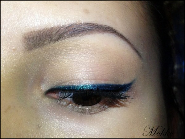 Essence Гелевая подводка в выдвигающемся карандаше Gel eye pencil waterproo в оттенке №01 black blaze и №03 urban jungle