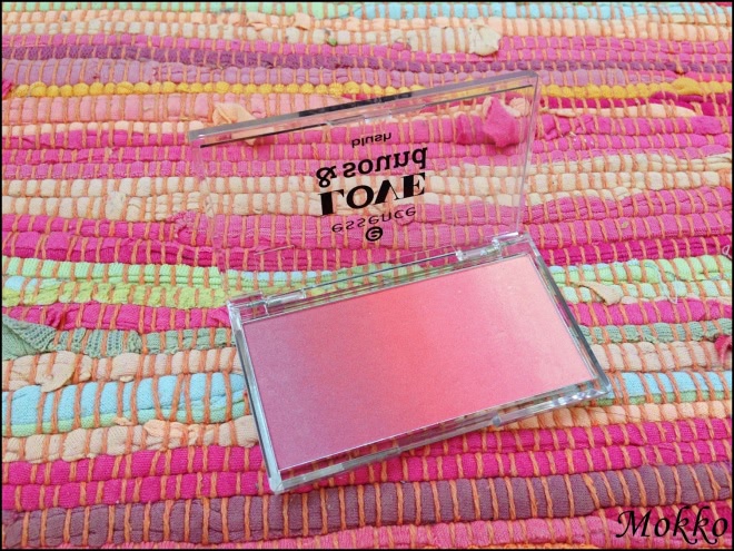 Румяна Essence Love & Sound Blush из весенней коллекции макияжа Essence Love & Sound Collection Spring 2015 в оттенке 01 sunset @ center stage