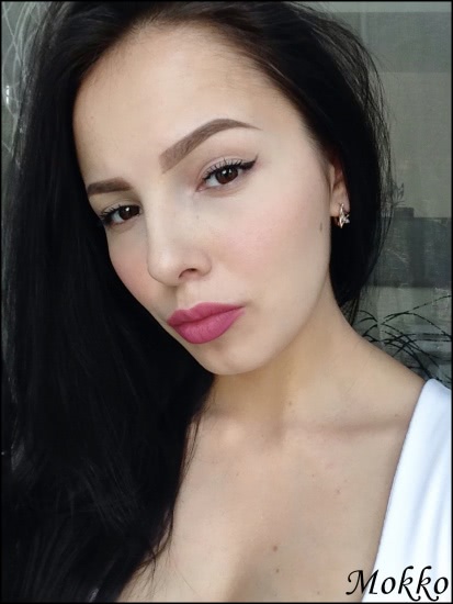 Румяна Essence Love & Sound Blush из весенней коллекции макияжа Essence Love & Sound Collection Spring 2015 в оттенке 01 sunset @ center stage