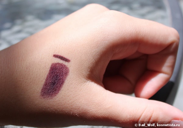 Mac Satin Lipstick в оттенке Cyber