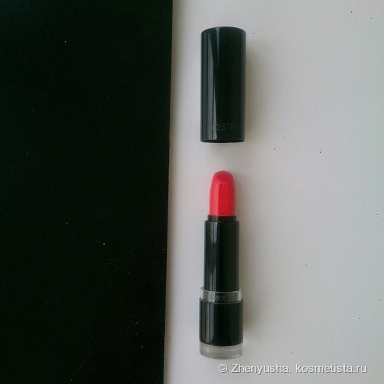 Cтоп сигнал! Помада для губ Catrice Ultimate Colour Lipstick #440 Hugs and hibis-kisses