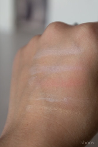 Пудра для лица в шариках «Метеориты» Guerlain Meteorites Light Revealing Pearls Of Powder в оттенке #1 Blanc de perle