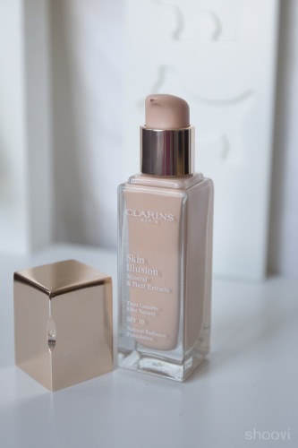 Тональная основа Clarins Skin Illusion Mineral & Plant Extracts SPF 10 в оттенке #103 ivory