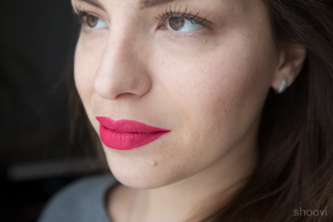 Карандаш для губ Nyx Slim Lipliner Pencil в оттенке 813 Plush Red