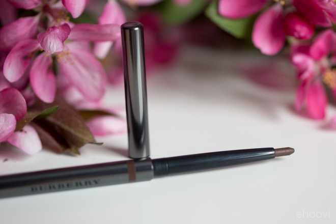 Карандаш для глаз Burberry Effortless Kohl Eyeliner в оттенке Chestnut Brown No.02
