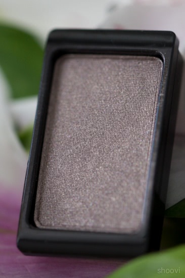 Тени ArtDeco Pearl Eye Shadow #05 pearly grey brown и ArtDeco Duochrome Eye Shadow #201 historic wood