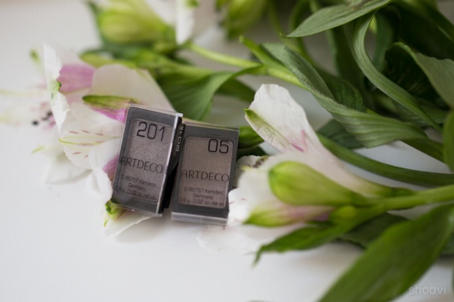 Тени ArtDeco Pearl Eye Shadow #05 pearly grey brown и ArtDeco Duochrome Eye Shadow #201 historic wood