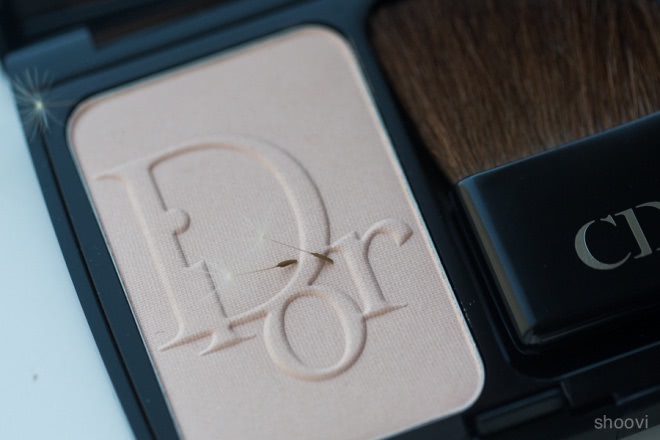 Румяна Dior Diorblush Vibrant Colour Powder Blush в оттенке #421 Starlight