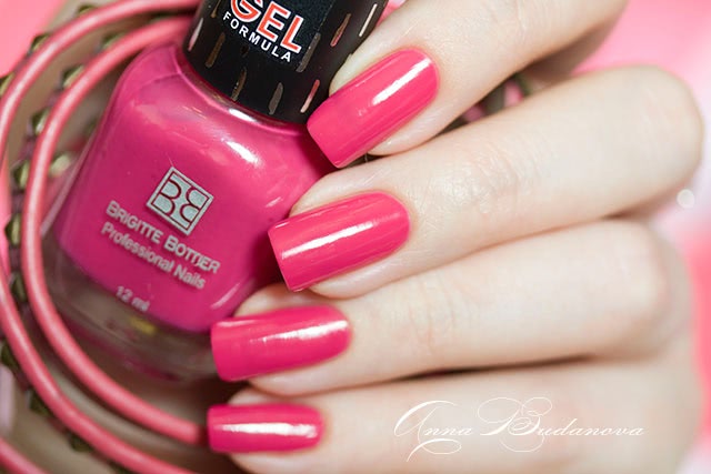 Brigitte Bottier Professional Nails: GF 04, GF 15, SSH 558, PT 322