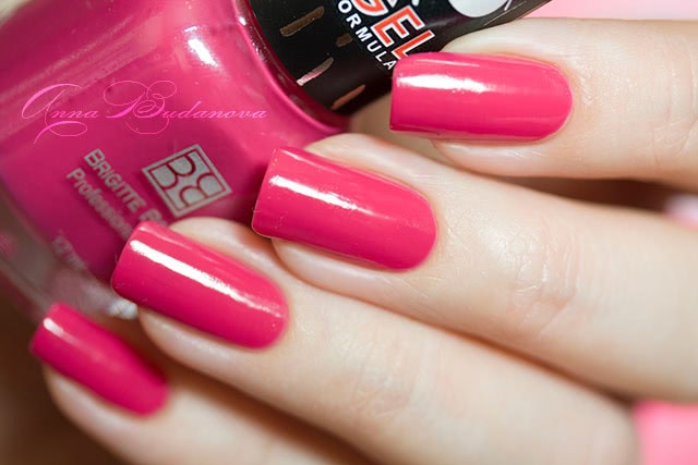 Brigitte Bottier Professional Nails: GF 04, GF 15, SSH 558, PT 322