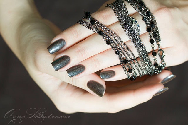 Brigitte Bottier Professional Nails: GF 04, GF 15, SSH 558, PT 322