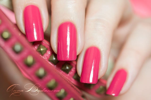 Brigitte Bottier Professional Nails: GF 04, GF 15, SSH 558, PT 322